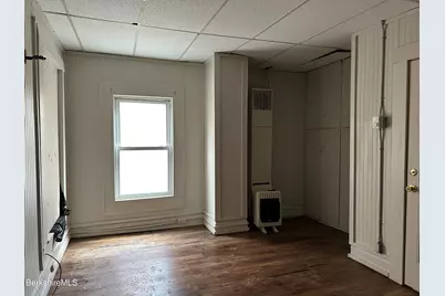37 Melville St, Pittsfield, MA 01201 - Photo 23