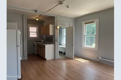 37 Melville St, Pittsfield, MA 01201 - Photo 27