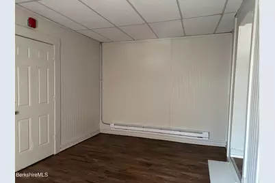 37 Melville St, Pittsfield, MA 01201 - Photo 25