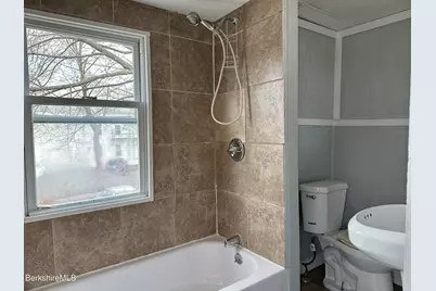 37 Melville St, Pittsfield, MA 01201 - Photo 19