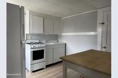 37 Melville St, Pittsfield, MA 01201 - Photo 19