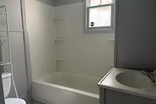 37 Melville St, Pittsfield, MA 01201 - Photo 11