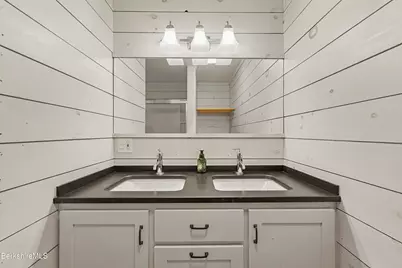 43 Bergblume Cir, Stamford, VT 05352 - Photo 19