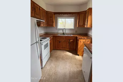 107 S Main St, Sheffield, MA 01257 - Photo 7