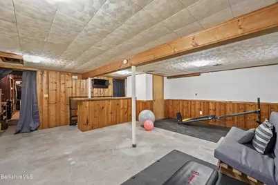 8 Alba Ave, Pittsfield, MA 01201 - Photo 29