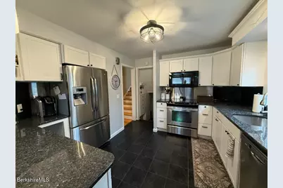 38 Rockland Dr, Pittsfield, MA 01201 - Photo 7