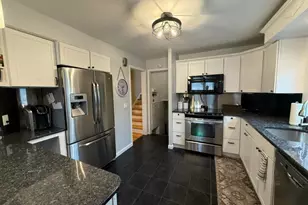 38 Rockland Dr, Pittsfield, MA 01201 - Photo 7