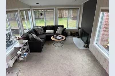 38 Rockland Dr, Pittsfield, MA 01201 - Photo 9