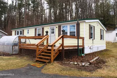 26 Lakewood Cir, Pittsfield, MA 01201 - Photo 5