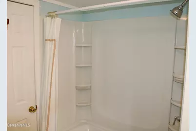 26 Lakewood Cir, Pittsfield, MA 01201 - Photo 21