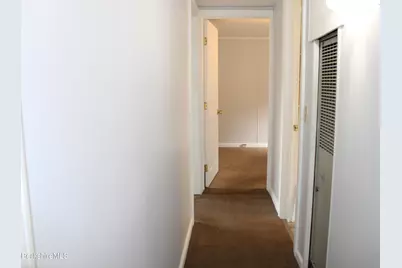 26 Lakewood Cir, Pittsfield, MA 01201 - Photo 15