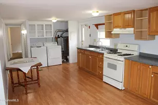 26 Lakewood Cir, Pittsfield, MA 01201 - Photo 7