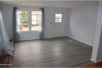 26 Lakewood Cir, Pittsfield, MA 01201 - Photo 11