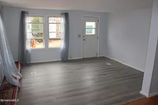 26 Lakewood Cir, Pittsfield, MA 01201 - Photo 11