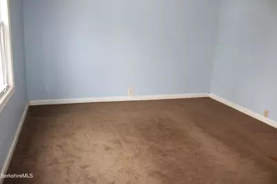 26 Lakewood Cir, Pittsfield, MA 01201 - Photo 25