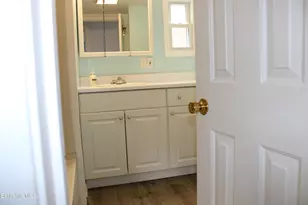 26 Lakewood Cir, Pittsfield, MA 01201 - Photo 19