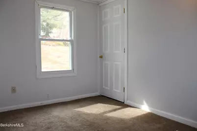 26 Lakewood Cir, Pittsfield, MA 01201 - Photo 23