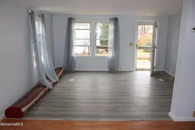 26 Lakewood Cir, Pittsfield, MA 01201 - Photo 13