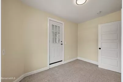 53 Meadowview Dr, Pittsfield, MA 01201 - Photo 39