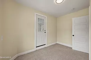 53 Meadowview Dr, Pittsfield, MA 01201 - Photo 39