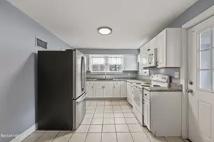 53 Meadowview Dr, Pittsfield, MA 01201 - Photo 13