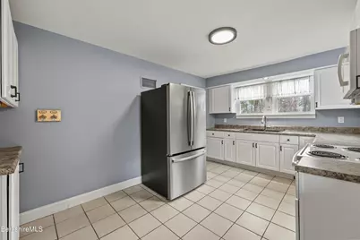 53 Meadowview Dr, Pittsfield, MA 01201 - Photo 17