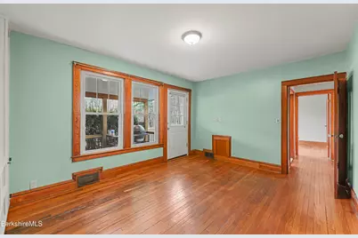 53 Meadowview Dr, Pittsfield, MA 01201 - Photo 27