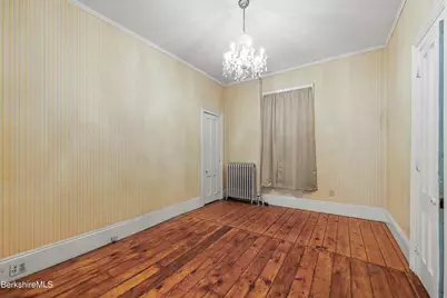 6 Crandall St, Adams, MA 01220 - Photo 9