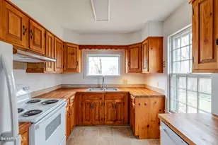 107 S Main St, Sheffield, MA 01257 - Photo 9