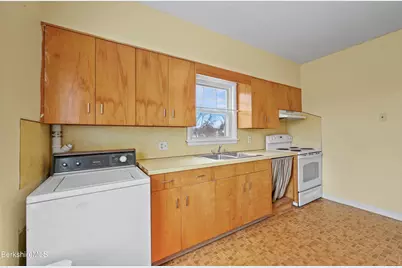 53 Newell St, Pittsfield, MA 01201 - Photo 37