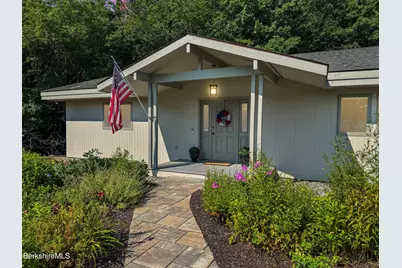 26 Westbrook Ter, Pittsfield, MA 01201 - Photo 3