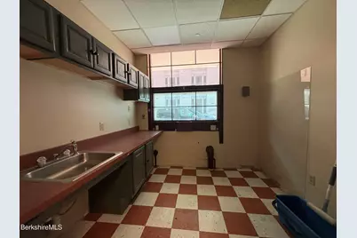 29 Fenn St, Pittsfield, MA 01201 - Photo 15