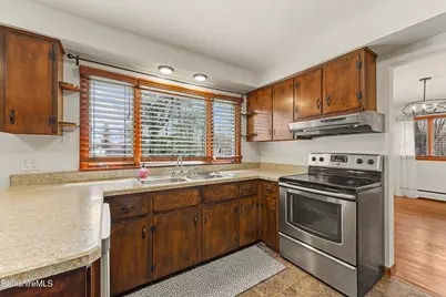 55 Crystal St, Pittsfield, MA 01201 - Photo 17