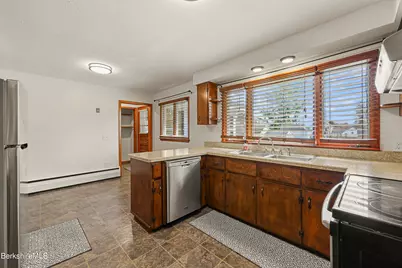 55 Crystal St, Pittsfield, MA 01201 - Photo 19