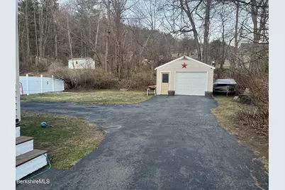 322 Cheshire Rd, Pittsfield, MA 01201 - Photo 27