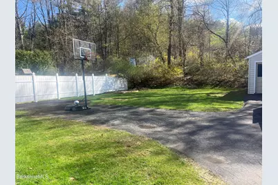 322 Cheshire Rd, Pittsfield, MA 01201 - Photo 31