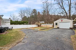 322 Cheshire Rd, Pittsfield, MA 01201 - Photo 27