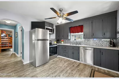 322 Cheshire Rd, Pittsfield, MA 01201 - Photo 9