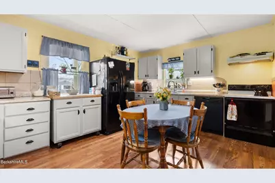 298 Housatonic St, Dalton, MA 01226 - Photo 9