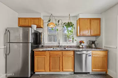 27 Morgan St, Pittsfield, MA 01201 - Photo 11