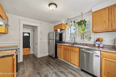 27 Morgan St, Pittsfield, MA 01201 - Photo 13