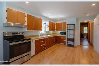 28 Adell St, Pittsfield, MA 01201 - Photo 13