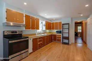 28 Adell St, Pittsfield, MA 01201 - Photo 13