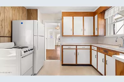 67 Strong Ave, Pittsfield, MA 01201 - Photo 11