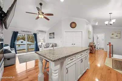 200 Narragansett Ave, Lanesborough, MA 01237 - Photo 15