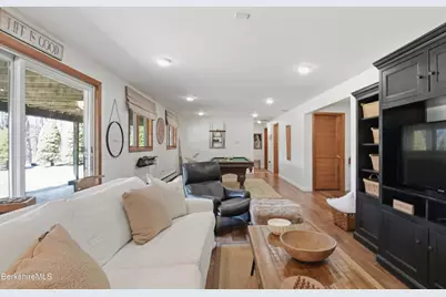 520 N Main St, Lanesborough, MA 01237 - Photo 37