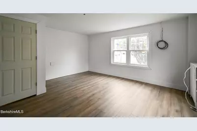 111 Columbia St, Adams, MA 01220 - Photo 19
