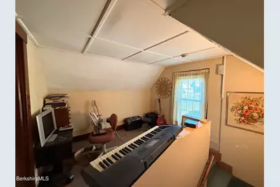 422 W Main St, North Adams, MA 01247 - Photo 11