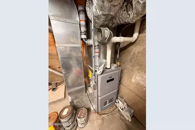 422 W Main St, North Adams, MA 01247 - Photo 21