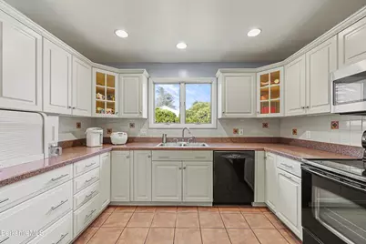 43 Baldwin Ave, Pittsfield, MA 01201 - Photo 13